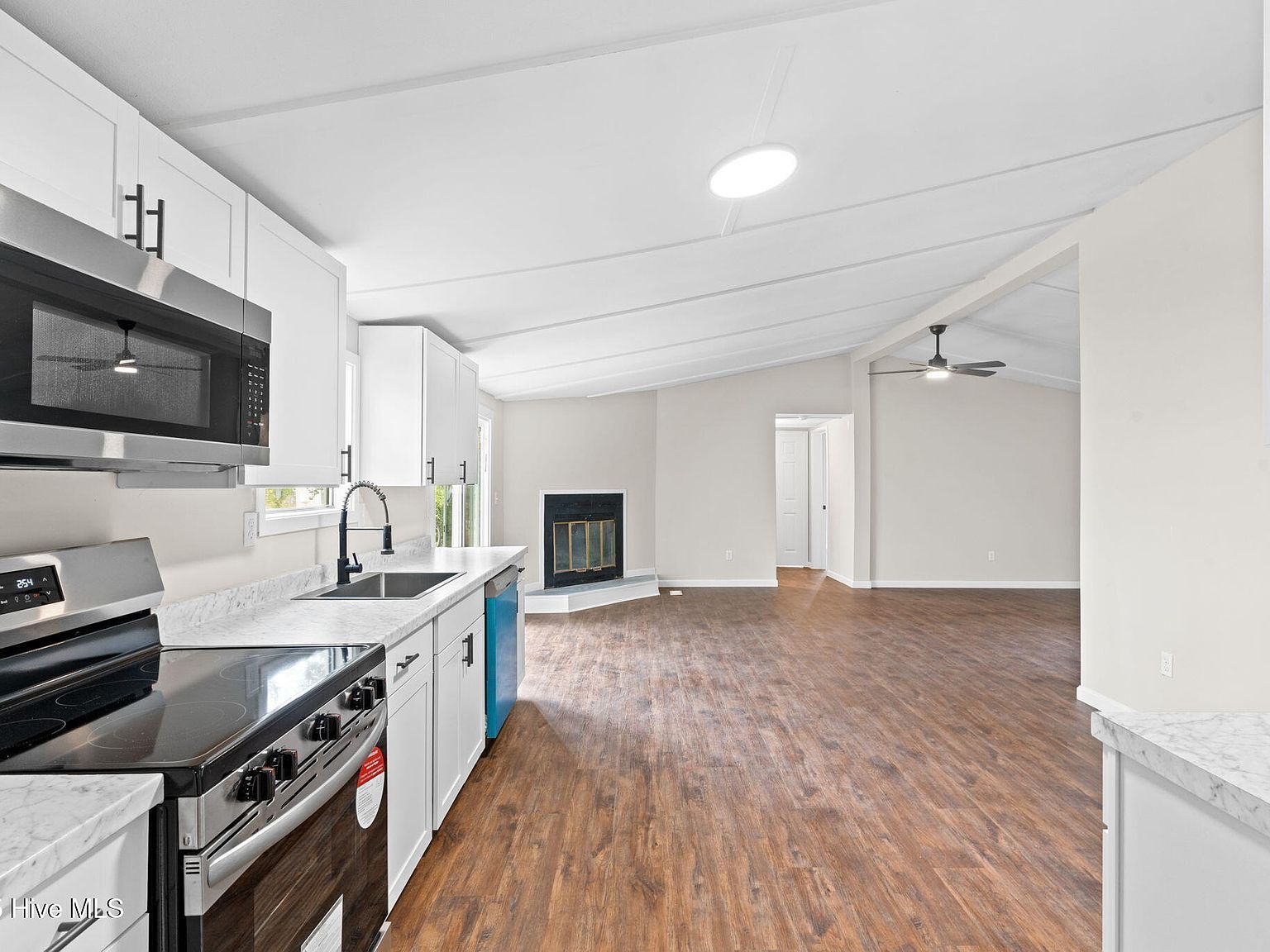 1070 Pinecrest Rd Southport, NC 28461 - Thumbnail 5