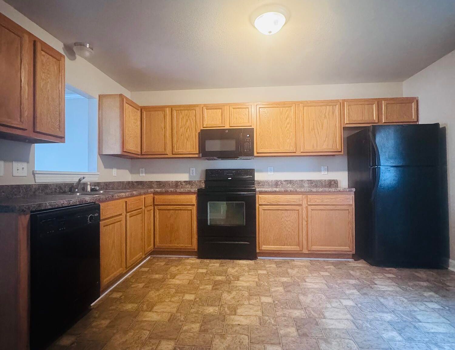 304 Streamwood Dr Jacksonville, NC 28546 - Thumbnail 5