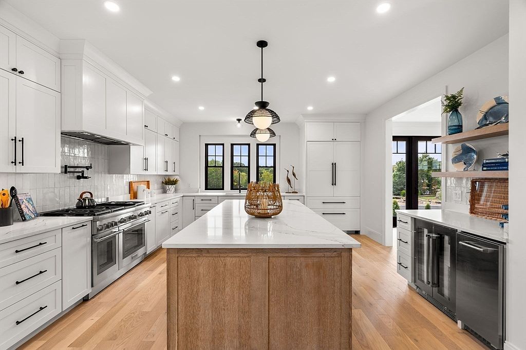 226 Atlantic St Gloucester, MA 01930 - Thumbnail 5