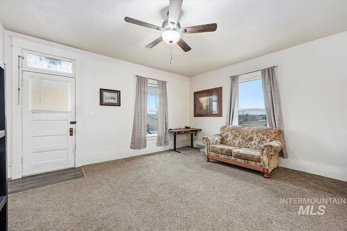 410 N Logan St Glenns Ferry, ID 83623 - Thumbnail 5