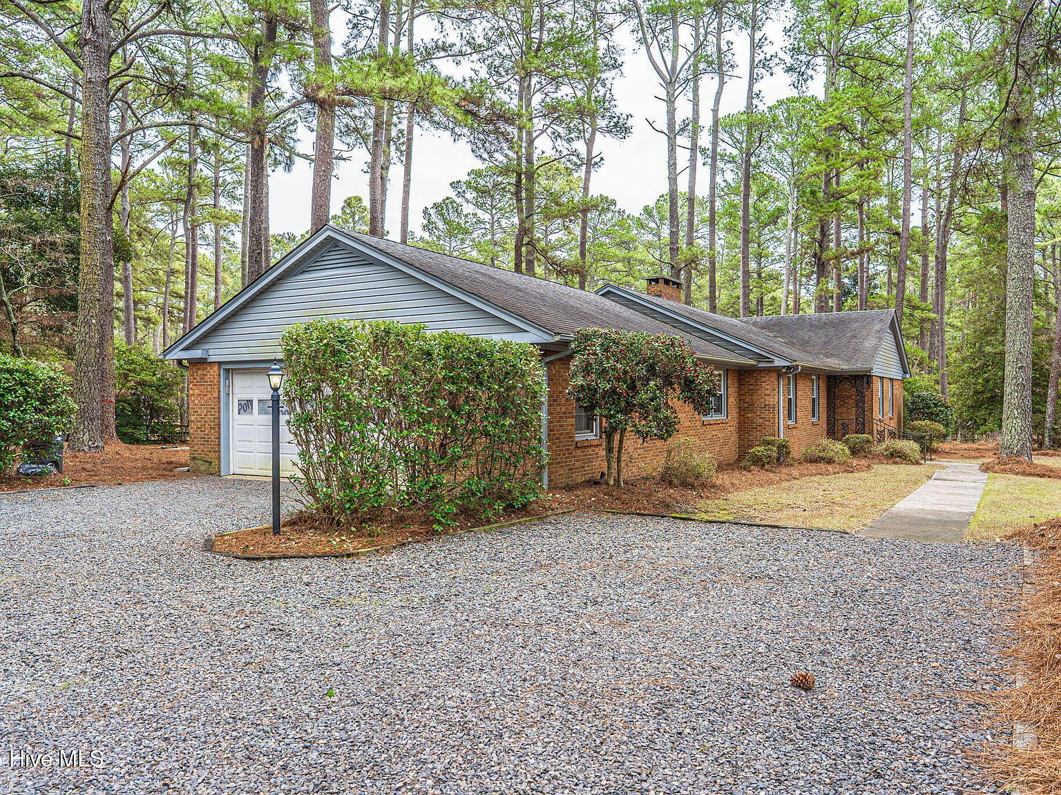 202 Downing Pl Southern Pines, NC 28387 - Thumbnail 5