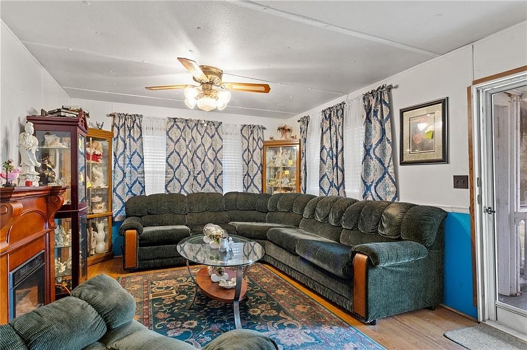 303 Cole Rd Townville, SC 29689 - Thumbnail 5