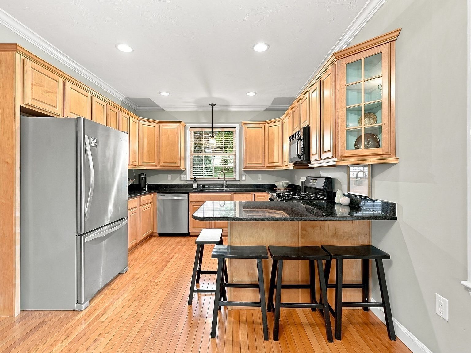 222 Mendon St Hopedale, MA 01747 - Thumbnail 5