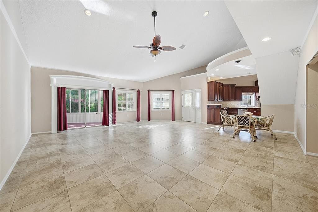 2170 Oak Forest Ln Palm Harbor, FL 34683 - Thumbnail 5