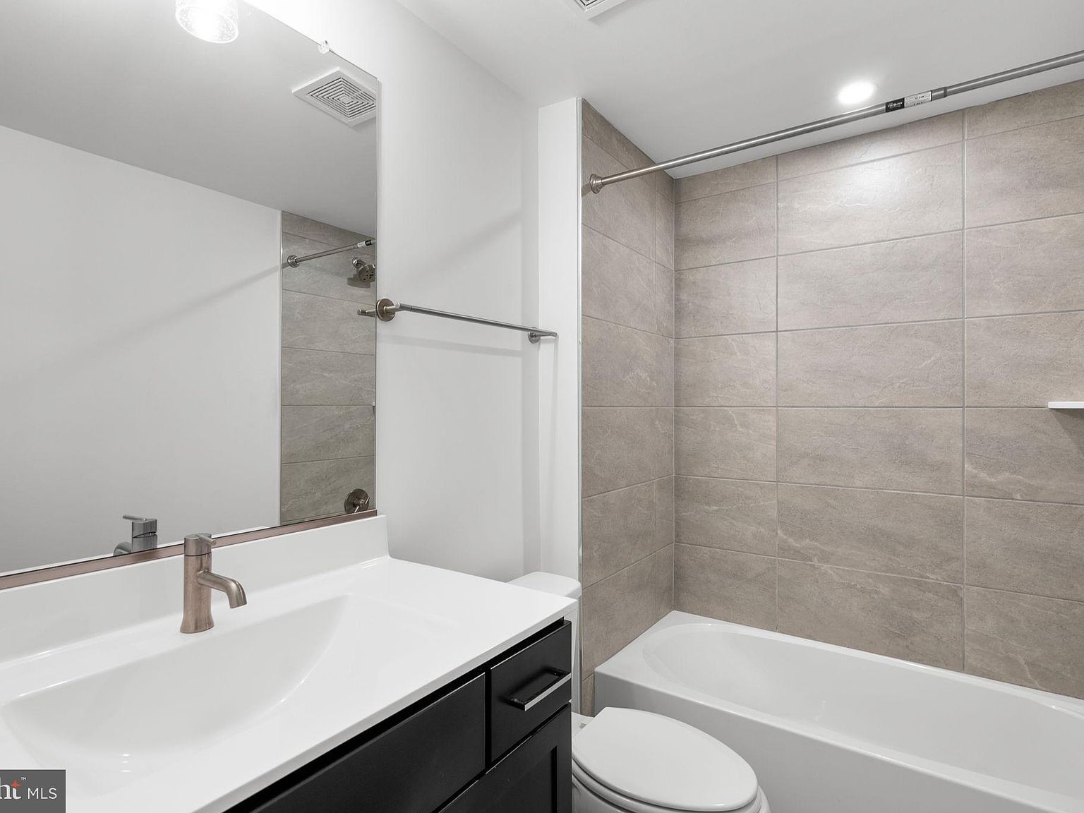 10124 Dalmatian St Rockville, MD 20850 - Thumbnail 5