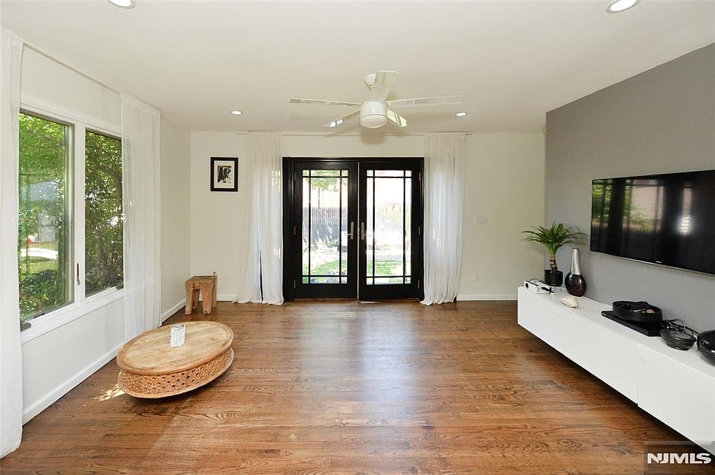 770 Hartwell St Teaneck, NJ 07666 - Thumbnail 5