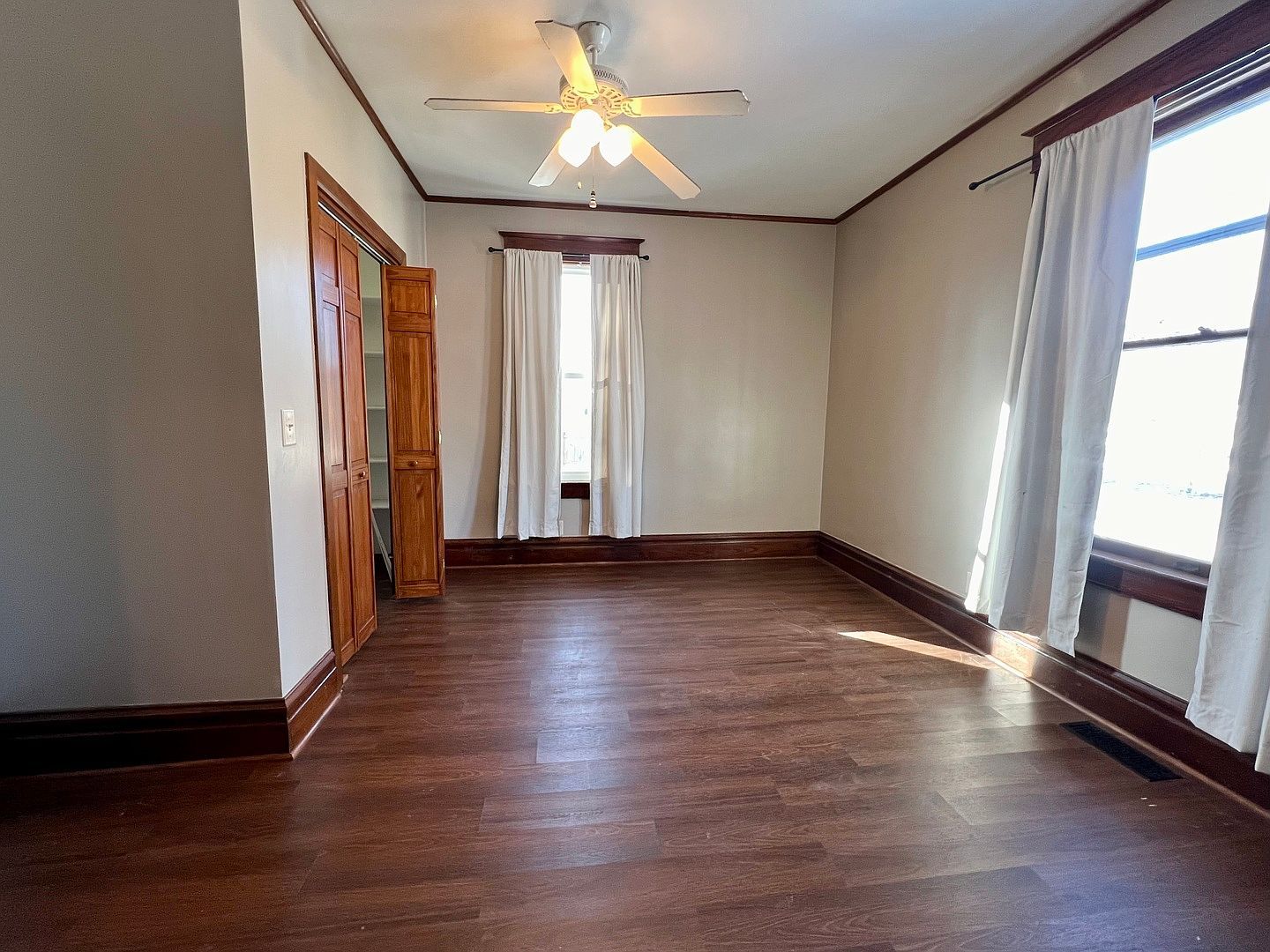 298 N Adams St El Paso, IL 61738 - Thumbnail 5