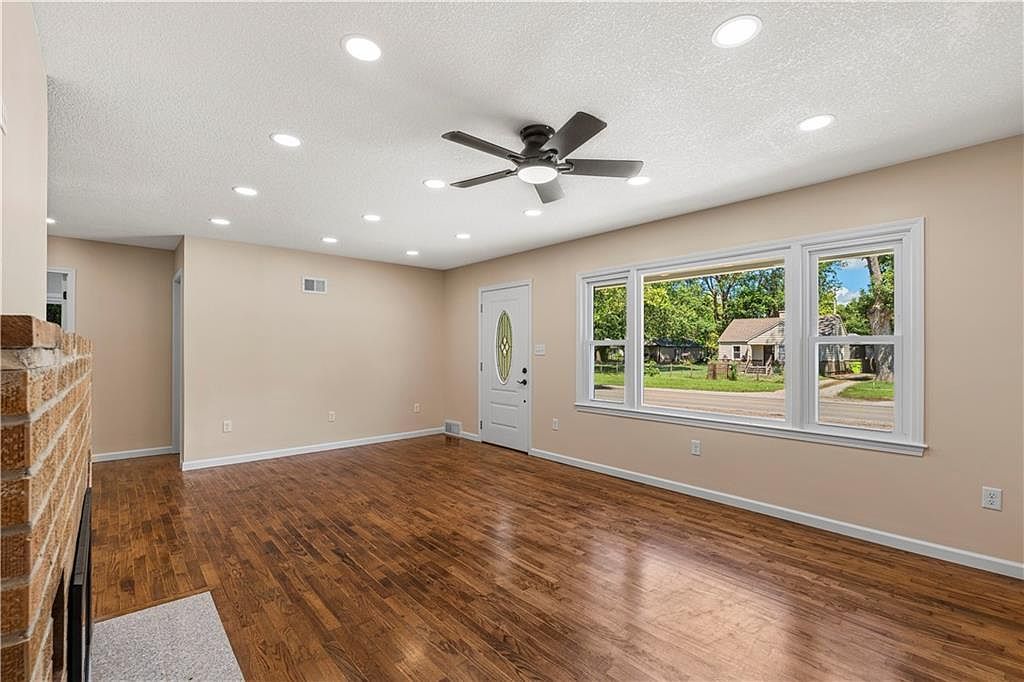 115 W Walnut St Rich Hill, MO 64779 - Thumbnail 5