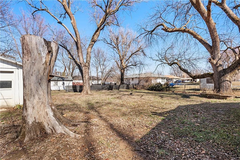 724 W Allison St Nevada, MO 64772 - Thumbnail 5