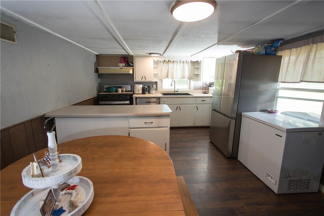 582 County Road 1525e Greenup, IL 62428 - Thumbnail 5