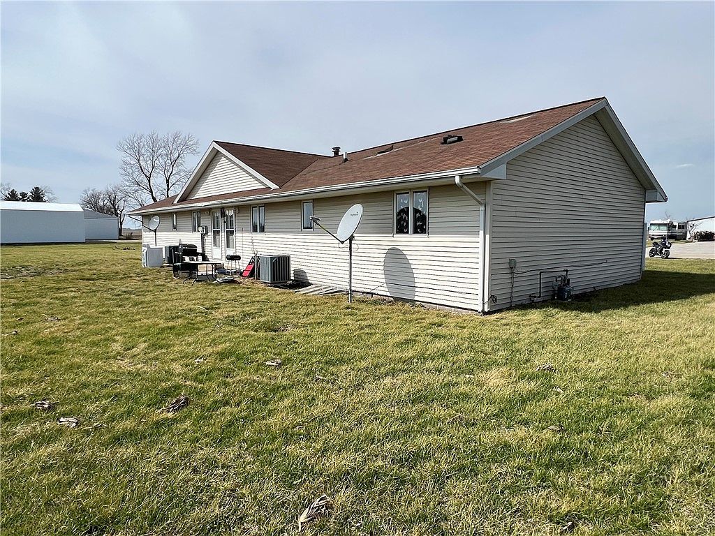 22654 County Road 1050 N Ashmore, IL 61912 - Thumbnail 5