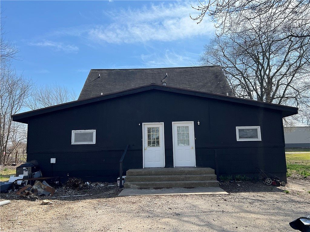 208 Poplar St Ashmore, IL 61912 - Thumbnail 5