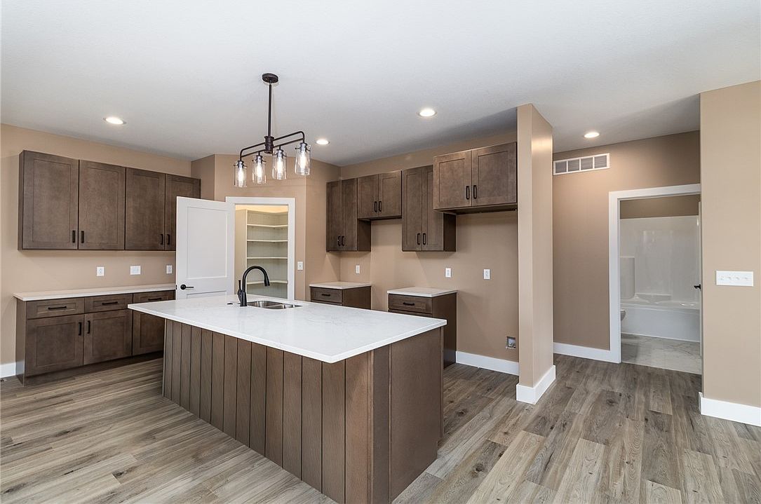 13147 N Country Club Rd Effingham, IL 62401 - Thumbnail 5