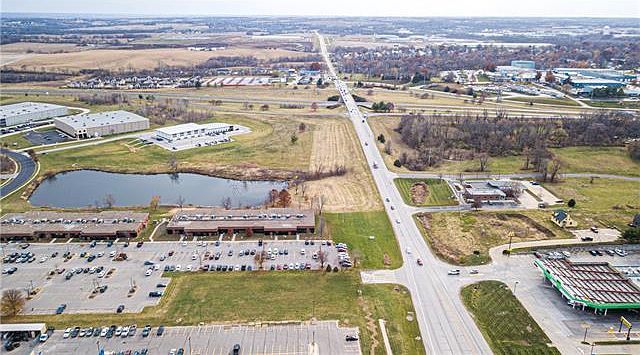 1305 S Riverside Rd Saint Joseph, MO 64507 - Thumbnail 5