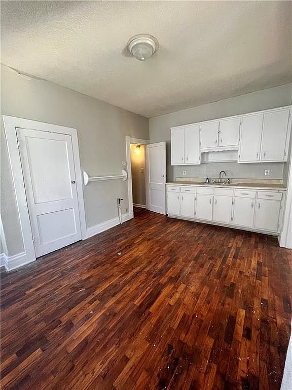 1113 Corby St Saint Joseph, MO 64501 - Thumbnail 5