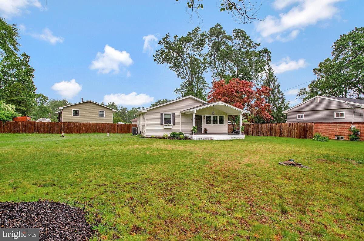 310 Claiborne Rd Pasadena, MD 21122 - Thumbnail 5