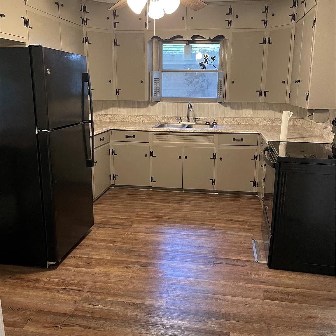 1520 & 1/2 Avenue N Huntsville, TX 77340 - Thumbnail 5