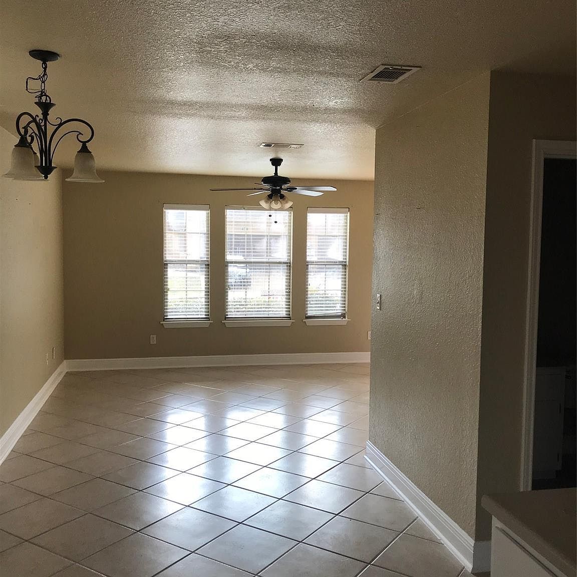 101 & 103 Bolero Way Huntsville, TX 77340 - Thumbnail 5