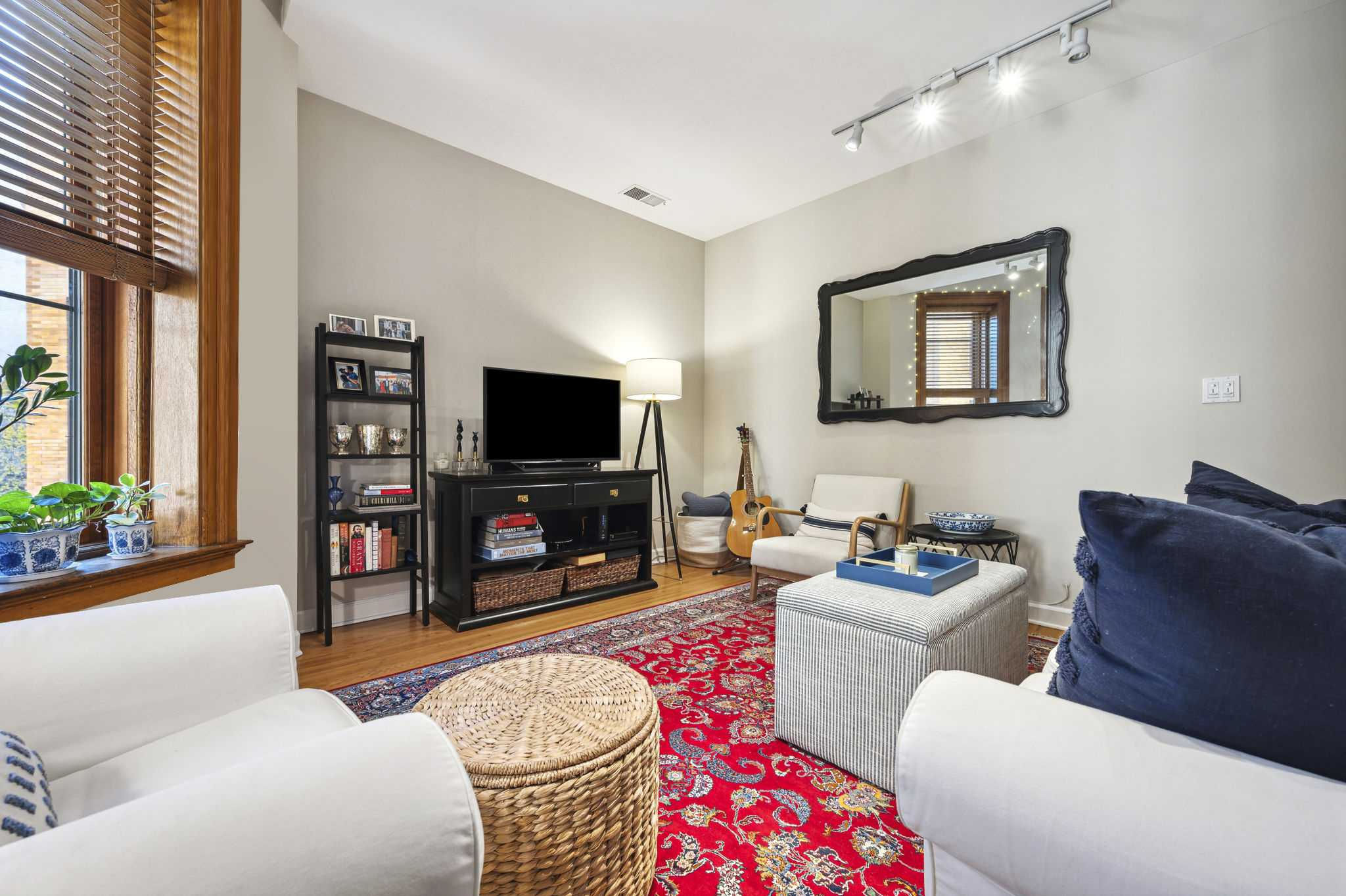 550 W Surf St unit 308, Chicago, IL 60657, USA - Thumbnail 5