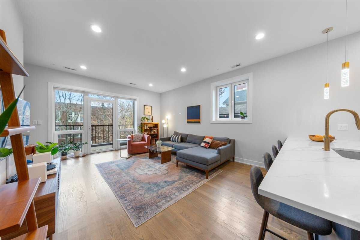 2150 W Foster Ave unit 2, Chicago, IL 60625, USA - Thumbnail 5