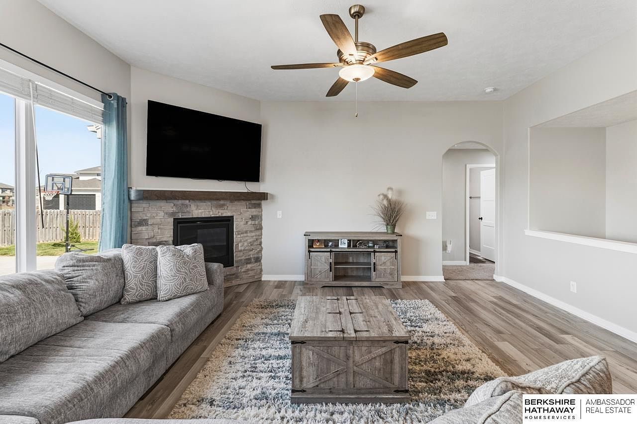 18606 George Miller Pkwy Elkhorn, NE 68022 - Thumbnail 5