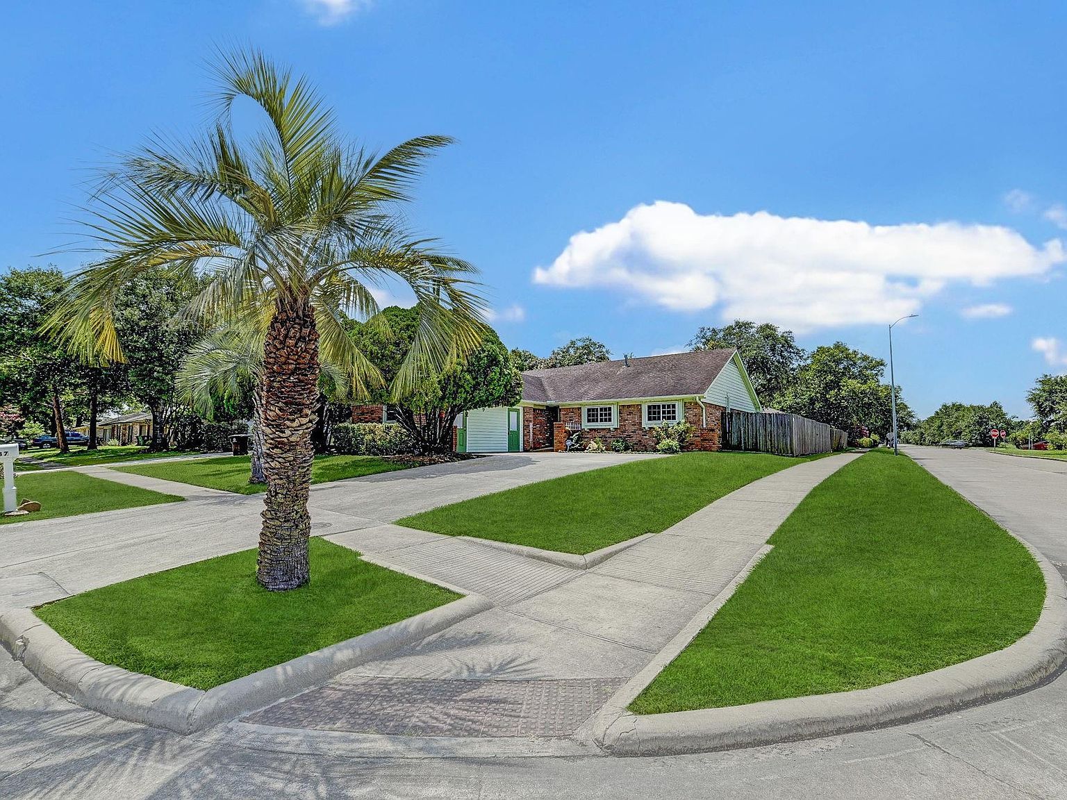 887 Silverpines Rd Houston, TX 77062 - Thumbnail 5