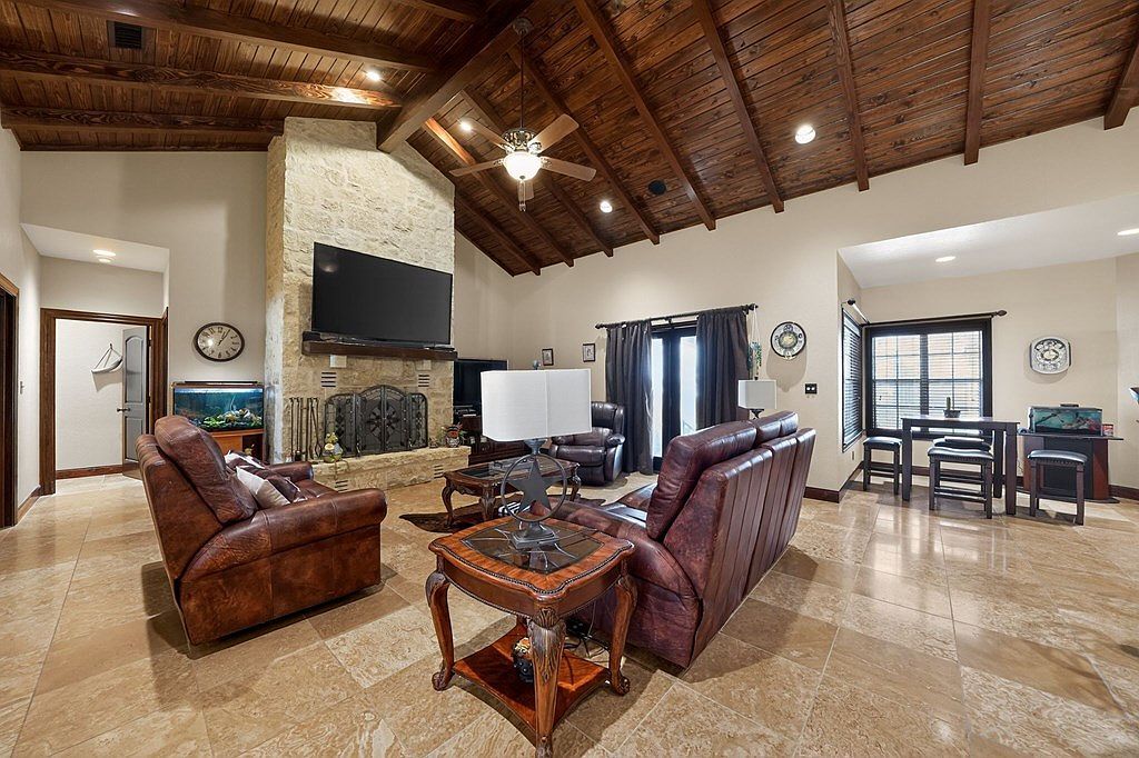 204 Red Oak Ln W Ingram, TX 78025 - Thumbnail 5