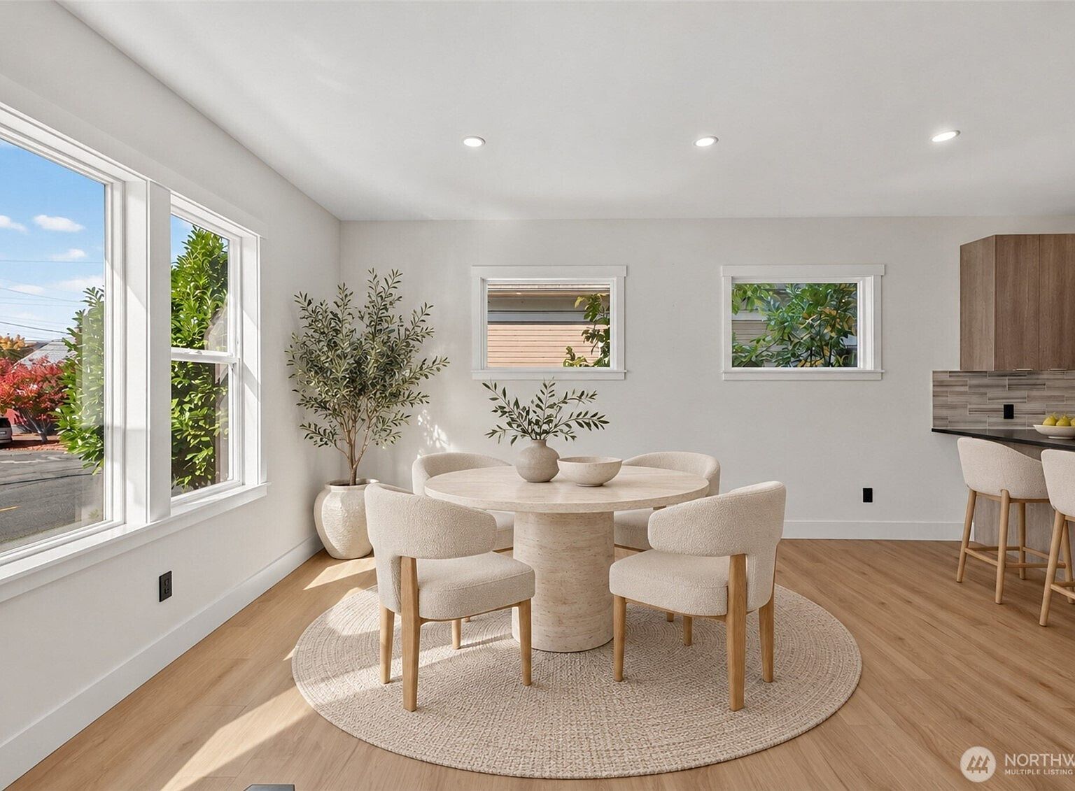 5520 Brooklyn Avenue NE Seattle, WA 98105 - Thumbnail 5