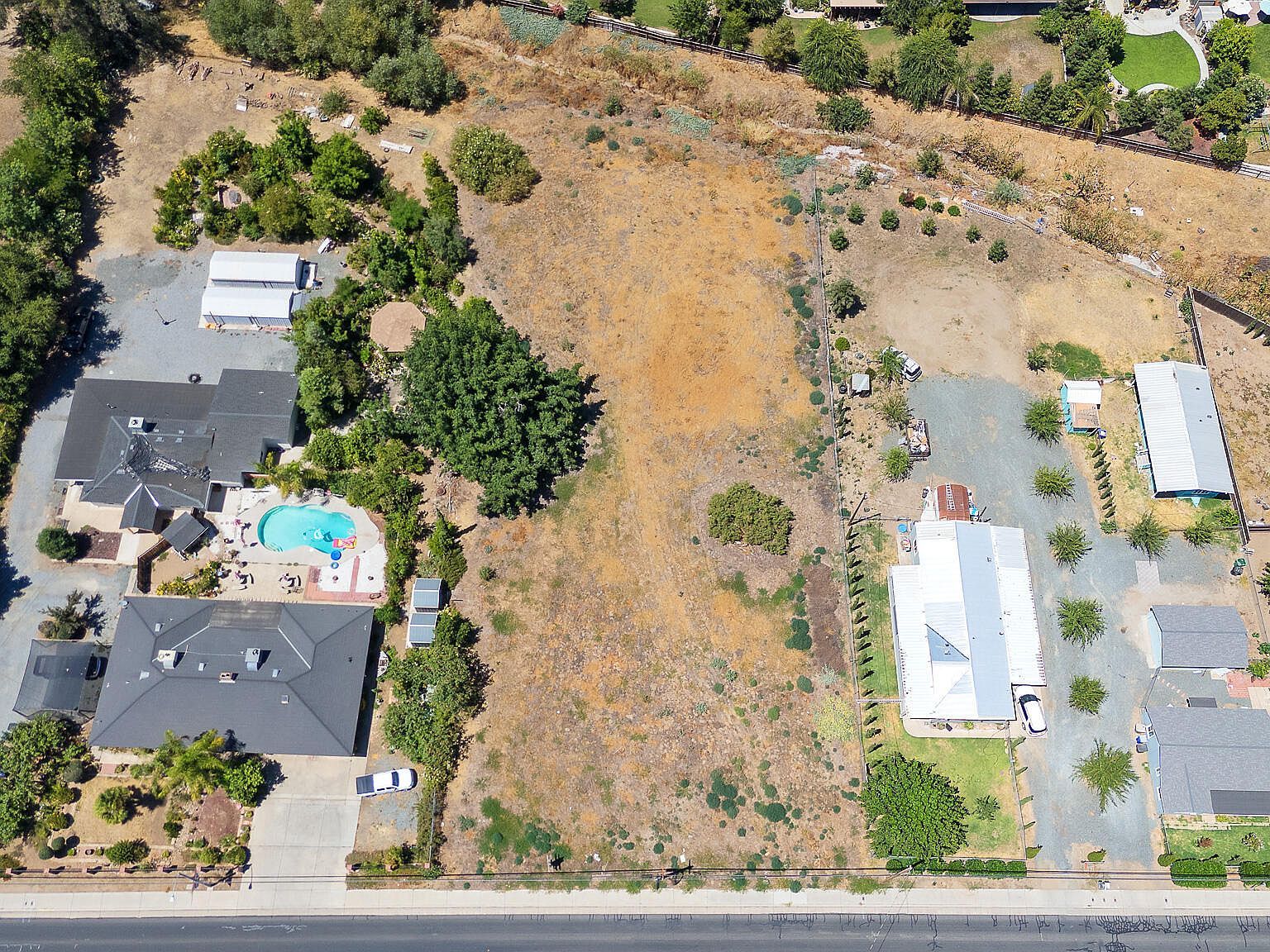 2296 W Henderson Ave Porterville, CA 93257 - Thumbnail 5