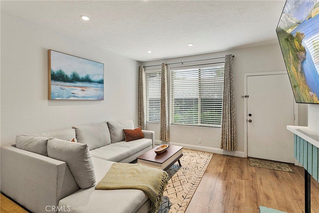 1083 Mesa Bluff Dr #13 Costa Mesa, CA 92627 - Thumbnail 5