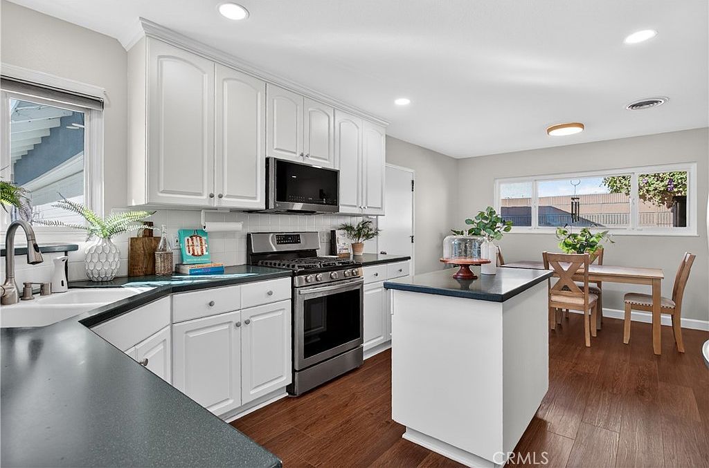 15312 Hanover Ln Huntington Beach, CA 92647 - Thumbnail 5