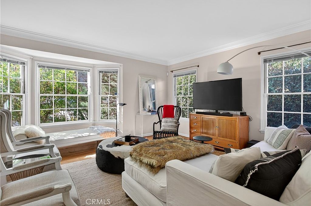 1225 Smithwood Dr Los Angeles, CA 90035 - Thumbnail 5