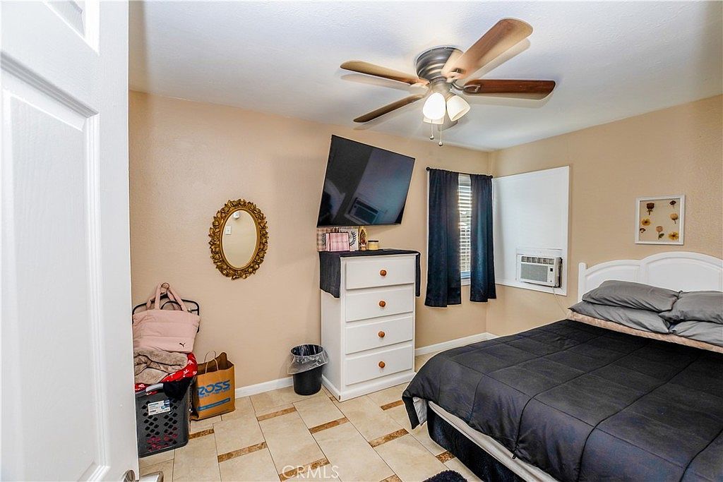 12127 216th St Hawaiian Gardens, CA 90716 - Thumbnail 5