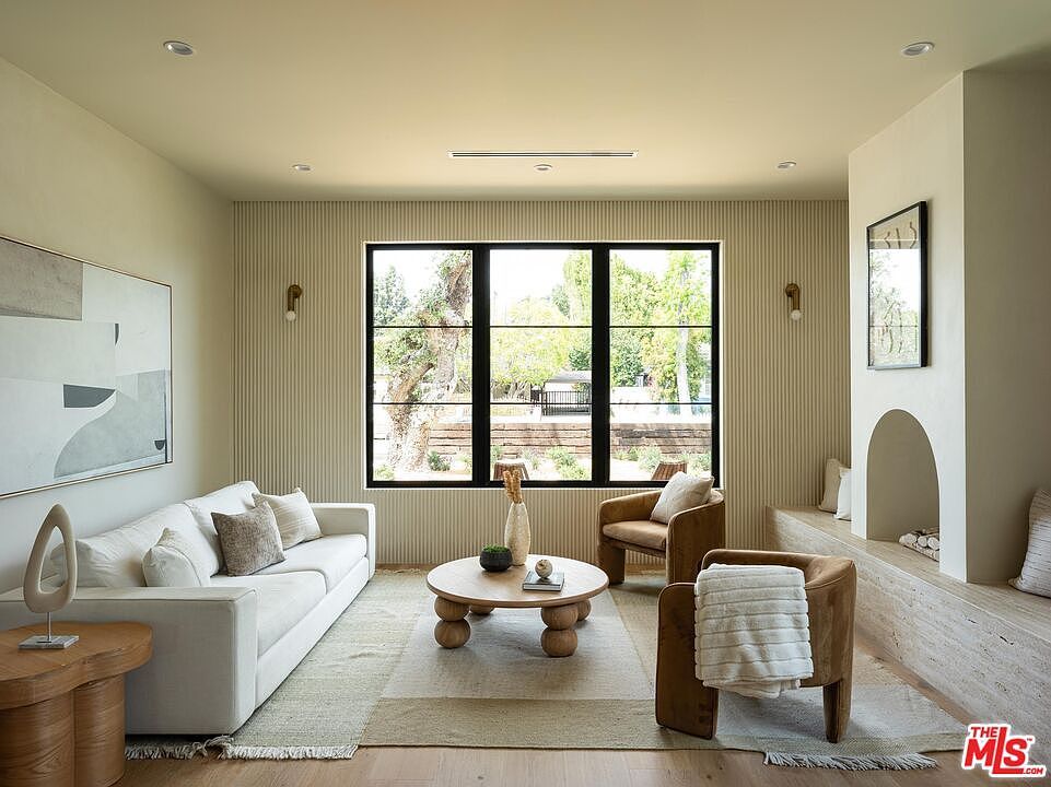 11746 La Maida St Valley Village, CA 91607 - Thumbnail 5