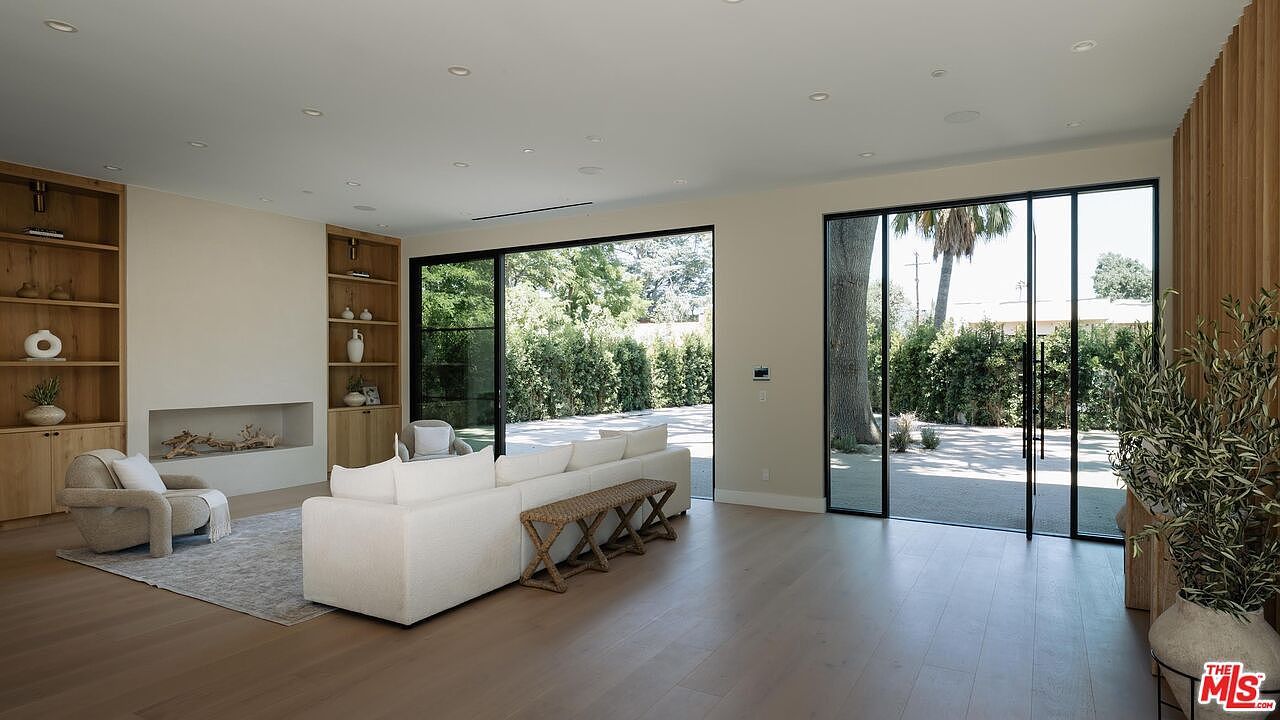 23346 Collins St Woodland Hills, CA 91367 - Thumbnail 5