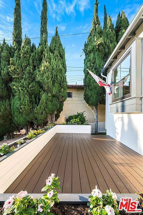 2446 Cheremoya Ave Los Angeles, CA 90068 - Thumbnail 5
