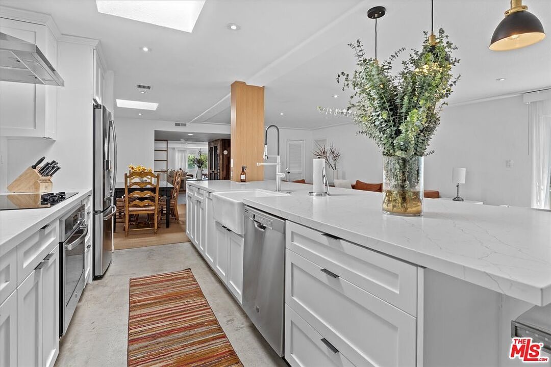 5050 Coldwater Canyon Ave APT 310 Sherman Oaks, CA 91423 - Thumbnail 5