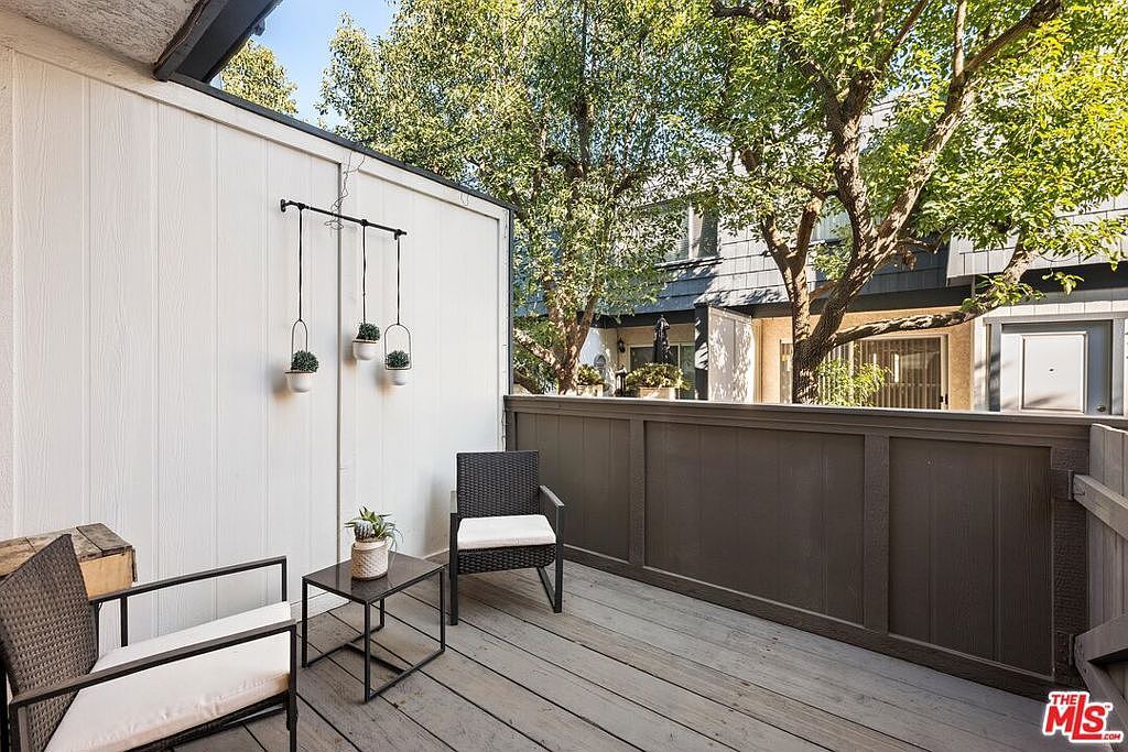 18550 Hatteras St UNIT 14 Tarzana, CA 91356 - Thumbnail 5