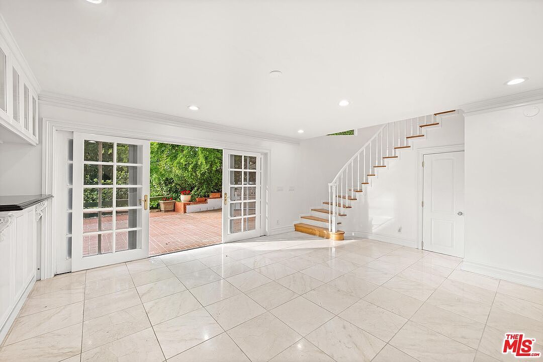 3601 Dellvale Pl Encino, CA 91436 - Thumbnail 5