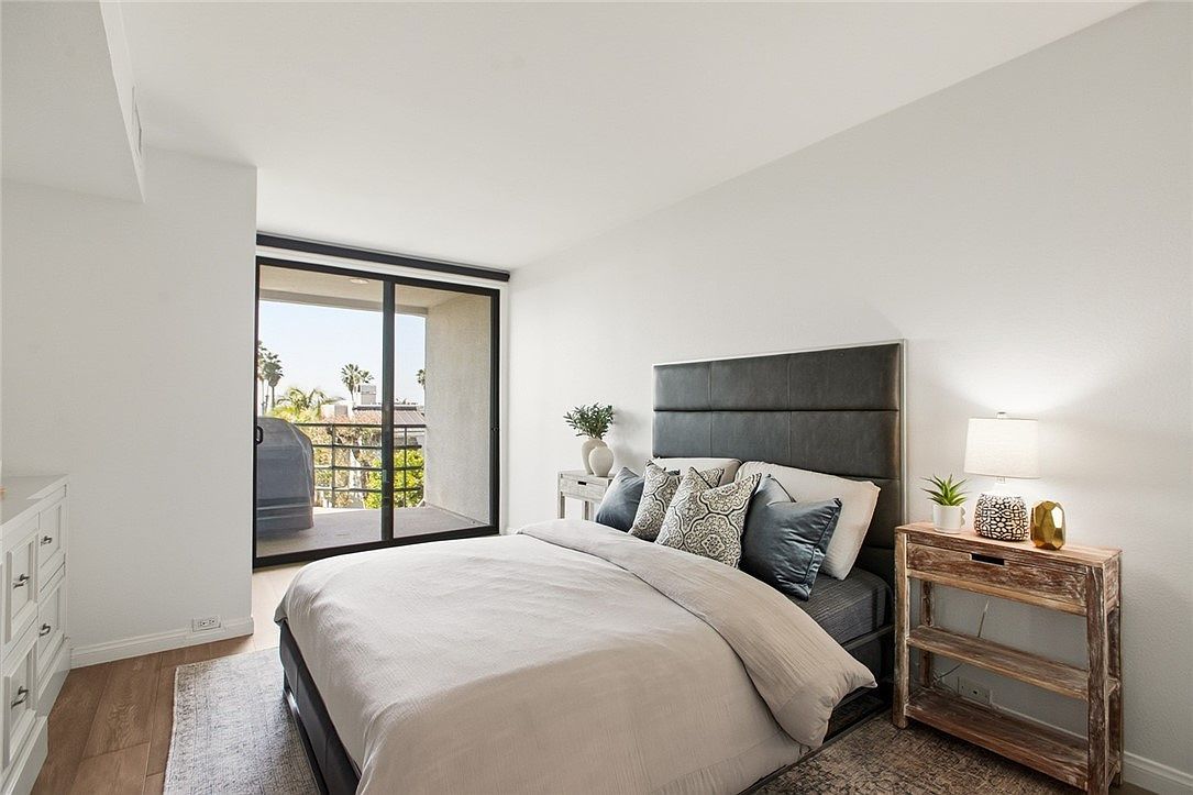 2940 Neilson Way Unit 302 Santa Monica, CA 90405 - Thumbnail 5