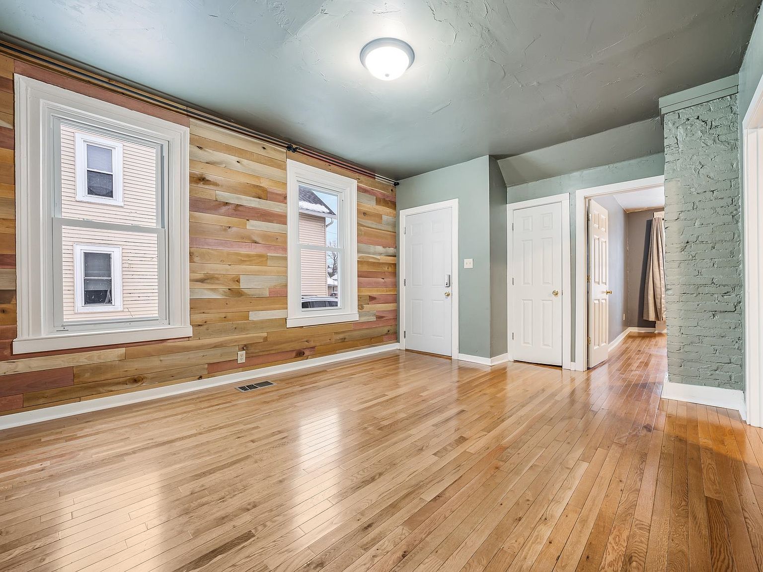 1333 Reed Ave Oshkosh, WI 54901 - Thumbnail 5