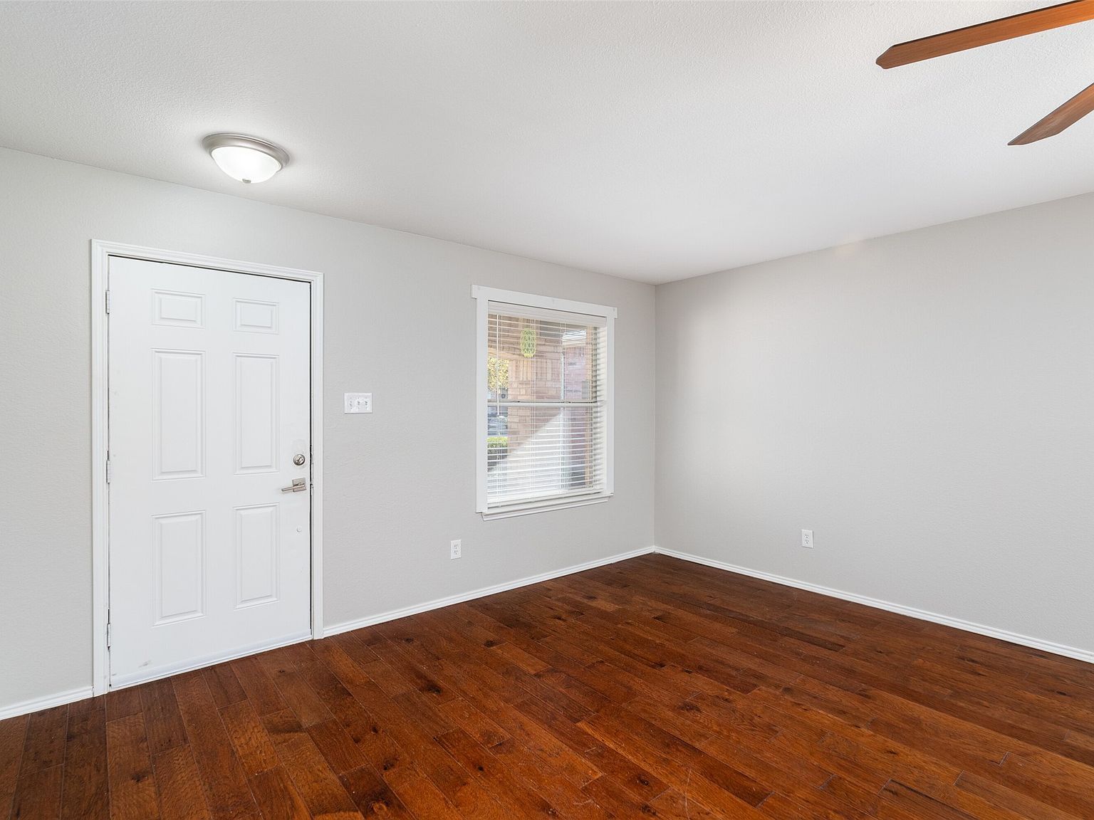 1624 Lionheart Dr Little Elm, TX 75068 - Thumbnail 5