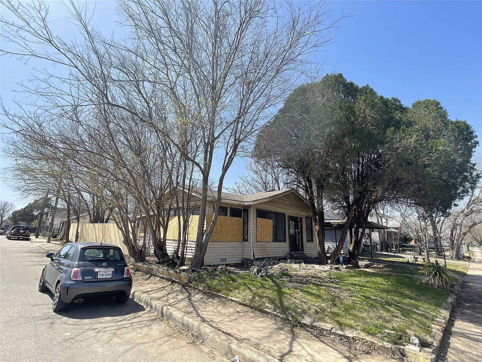 1136 E Leuda St Fort Worth, TX 76104 - Thumbnail 5