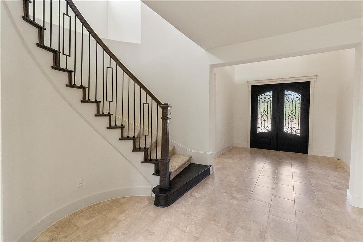 929 Ryed Ln Fort Worth, TX 76120 - Thumbnail 5