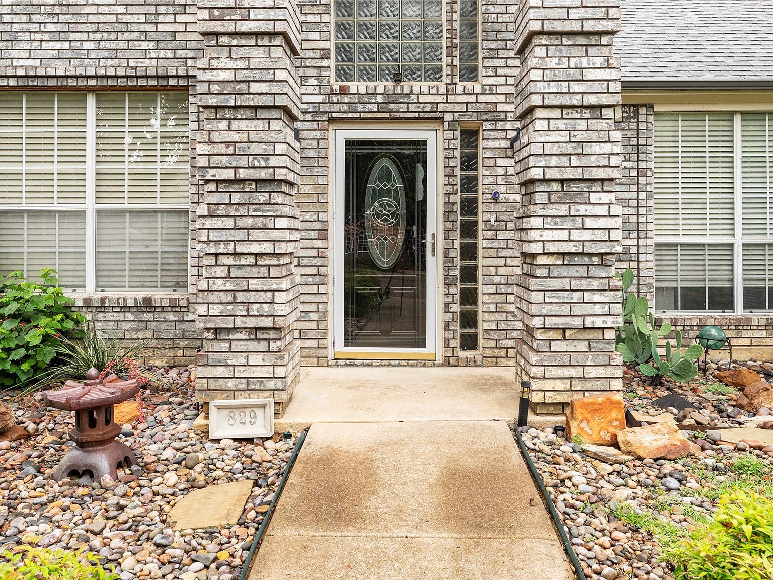 829 Woodridge Dr Fort Worth, TX 76120 - Thumbnail 5