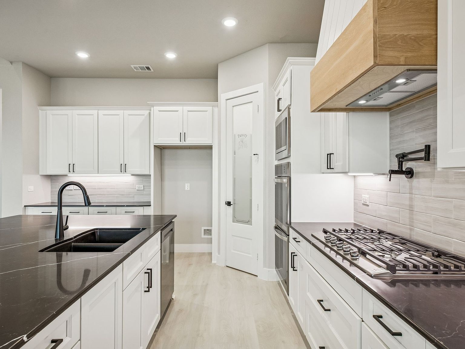 4510 Matador Ranch Ct Waxahachie, TX 75165 - Thumbnail 5