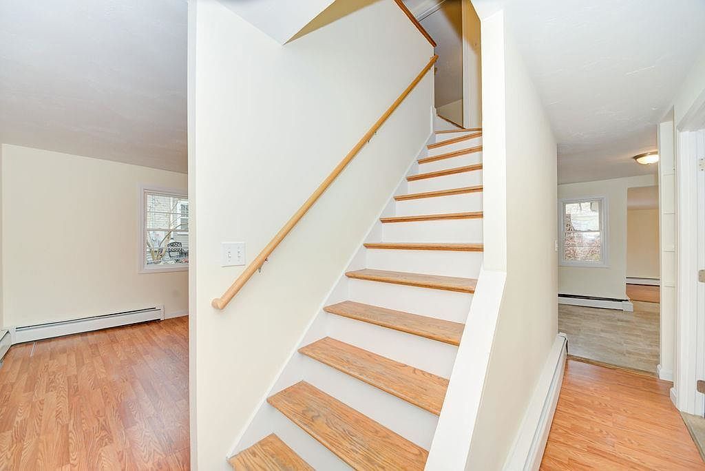 27 Millville St Salem, NH 03079 - Thumbnail 5