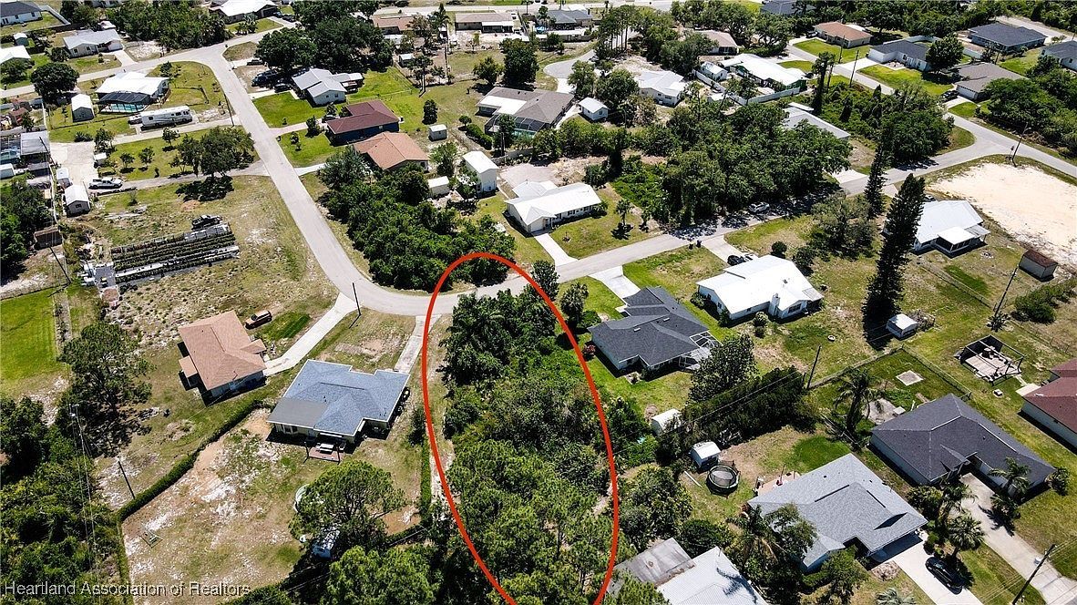 1614 Benz Ter Sebring, FL 33872 - Thumbnail 5