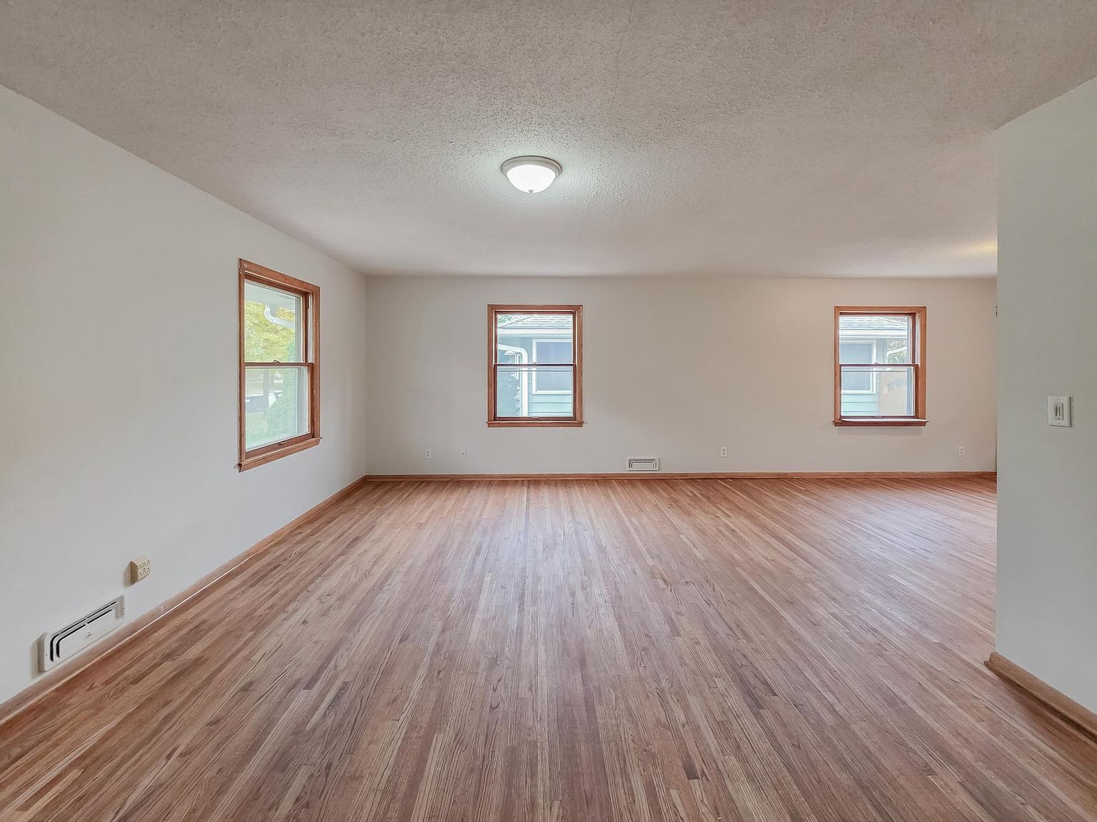 837 Adams St Anoka, MN 55303 - Thumbnail 5