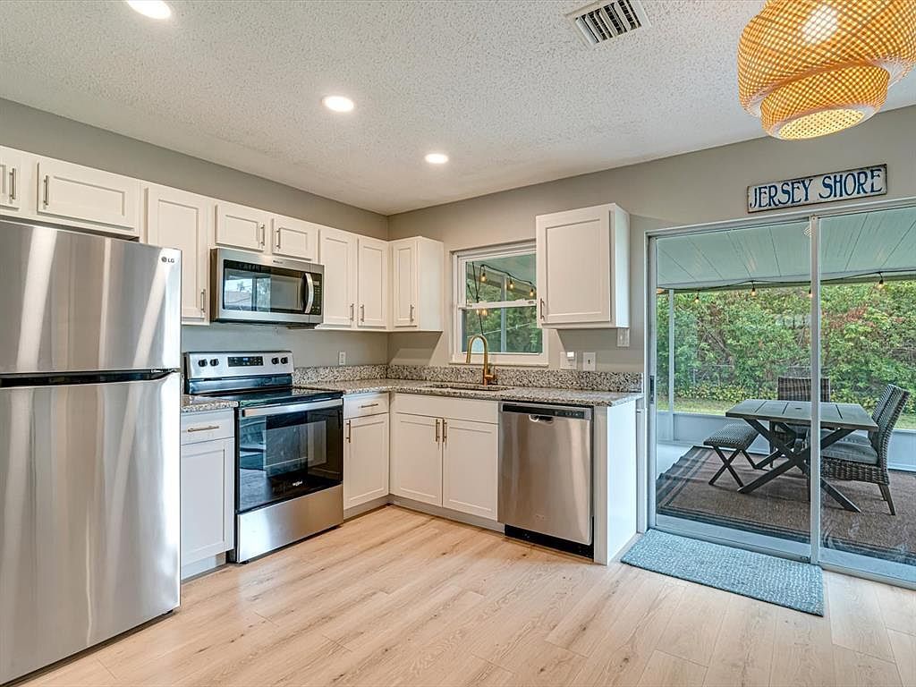 4850 Neptune Rd Venice, FL 34293 - Thumbnail 5